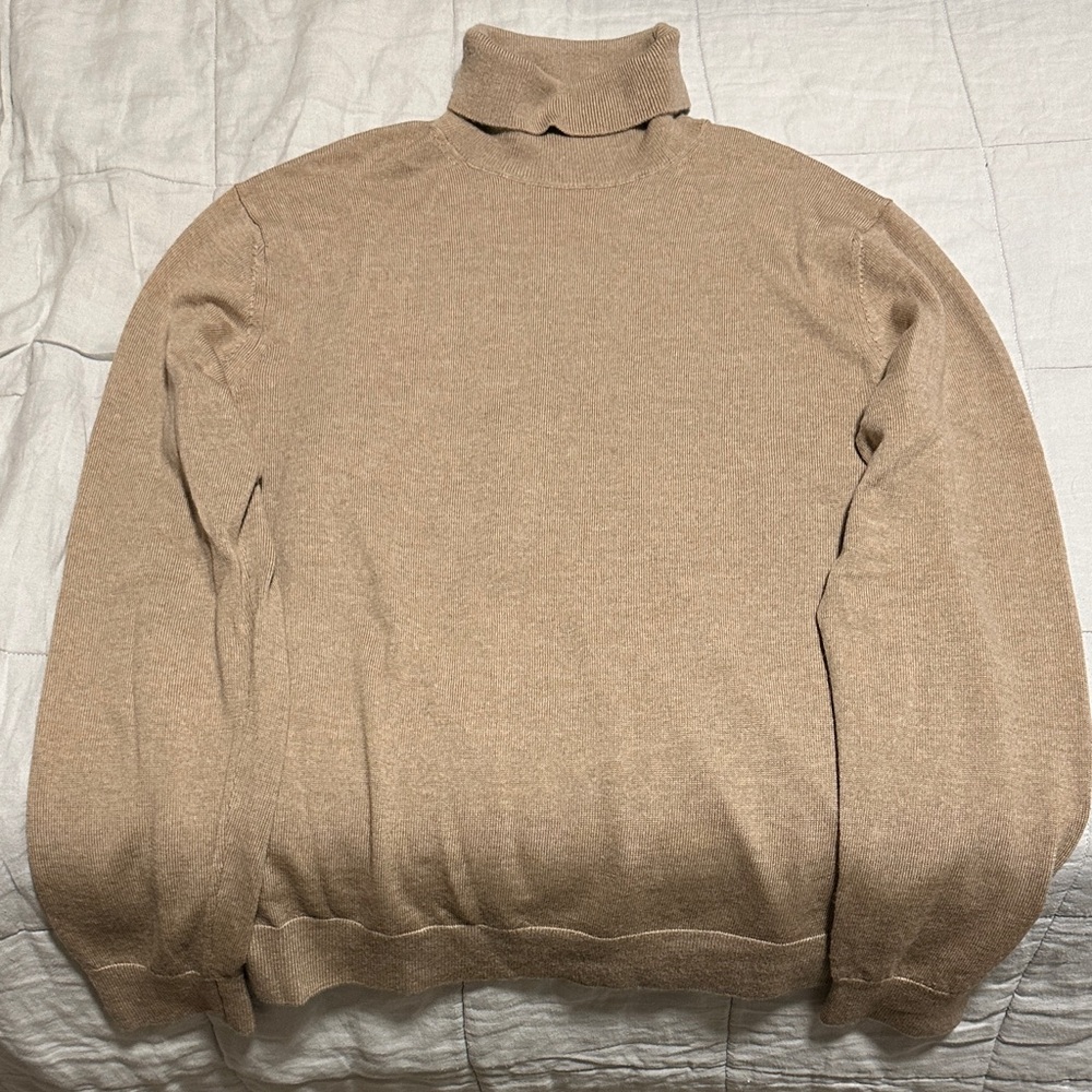 Banana Republic Men's Tan Turtleneck Sweater